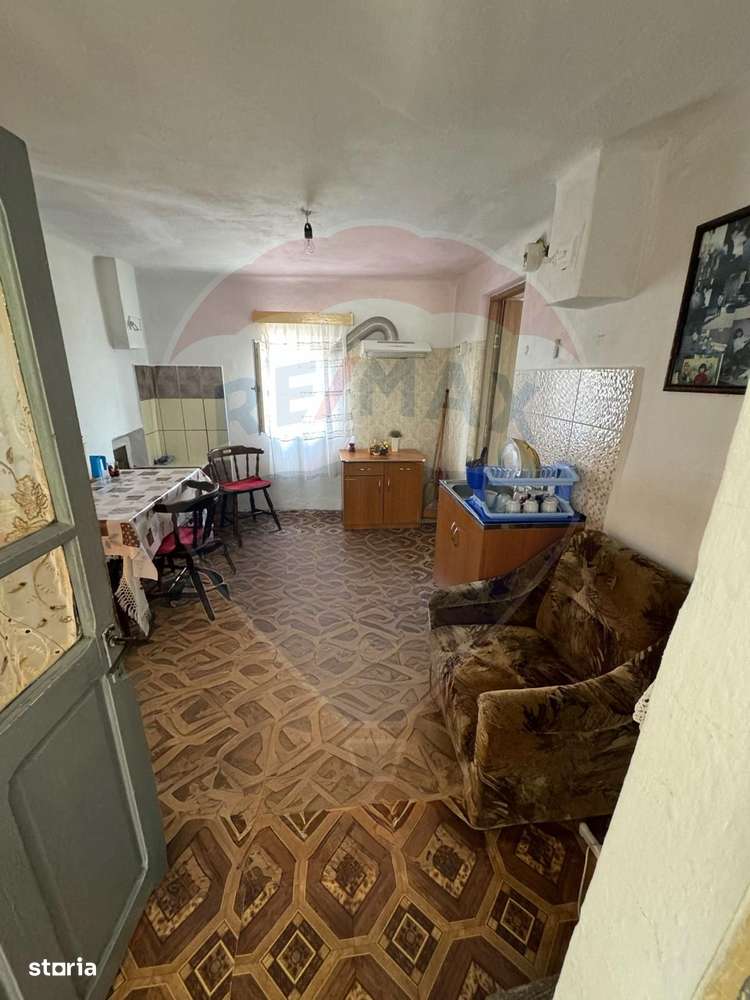 Casă 74 mp/ Predesti 1331 mp teren intravilan - Imagine principală: 5/18