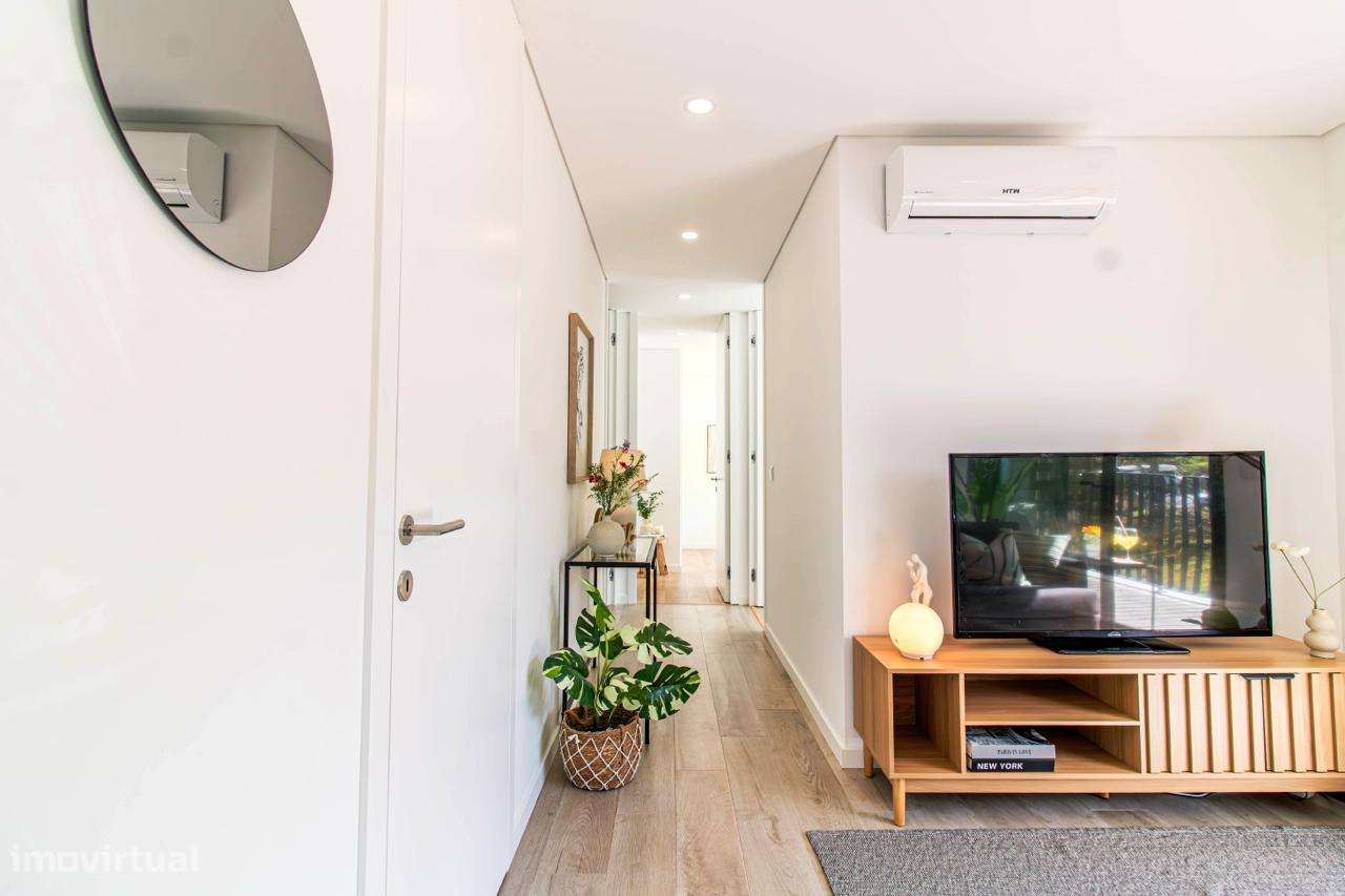 T2 NOVO COM VARANDA E GARAGEM - PRONTO A ESCRITURAR-9