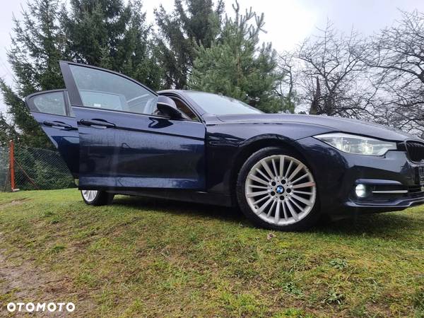 BMW Seria 3 320i Touring Luxury Line - 31