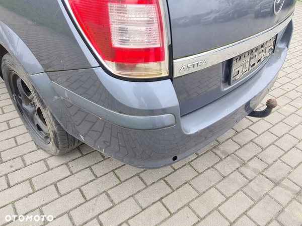 Zderzak tylny czujniki parkowania PDC Opel Astra H kombi kod lakieru Z155 - 3