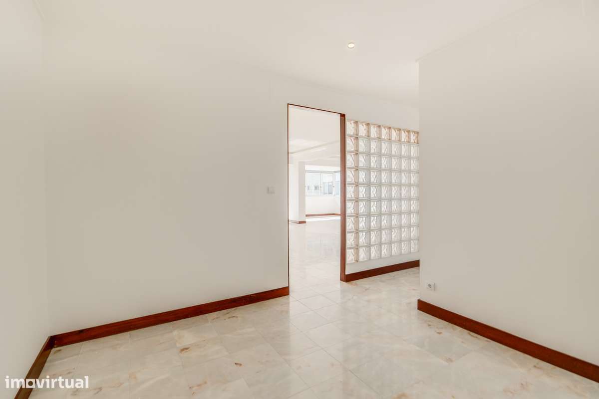 Apartamento T4 de Luxo para Arrendamento – Torres do Restelo, Lisboa - Grande imagem: 3/23