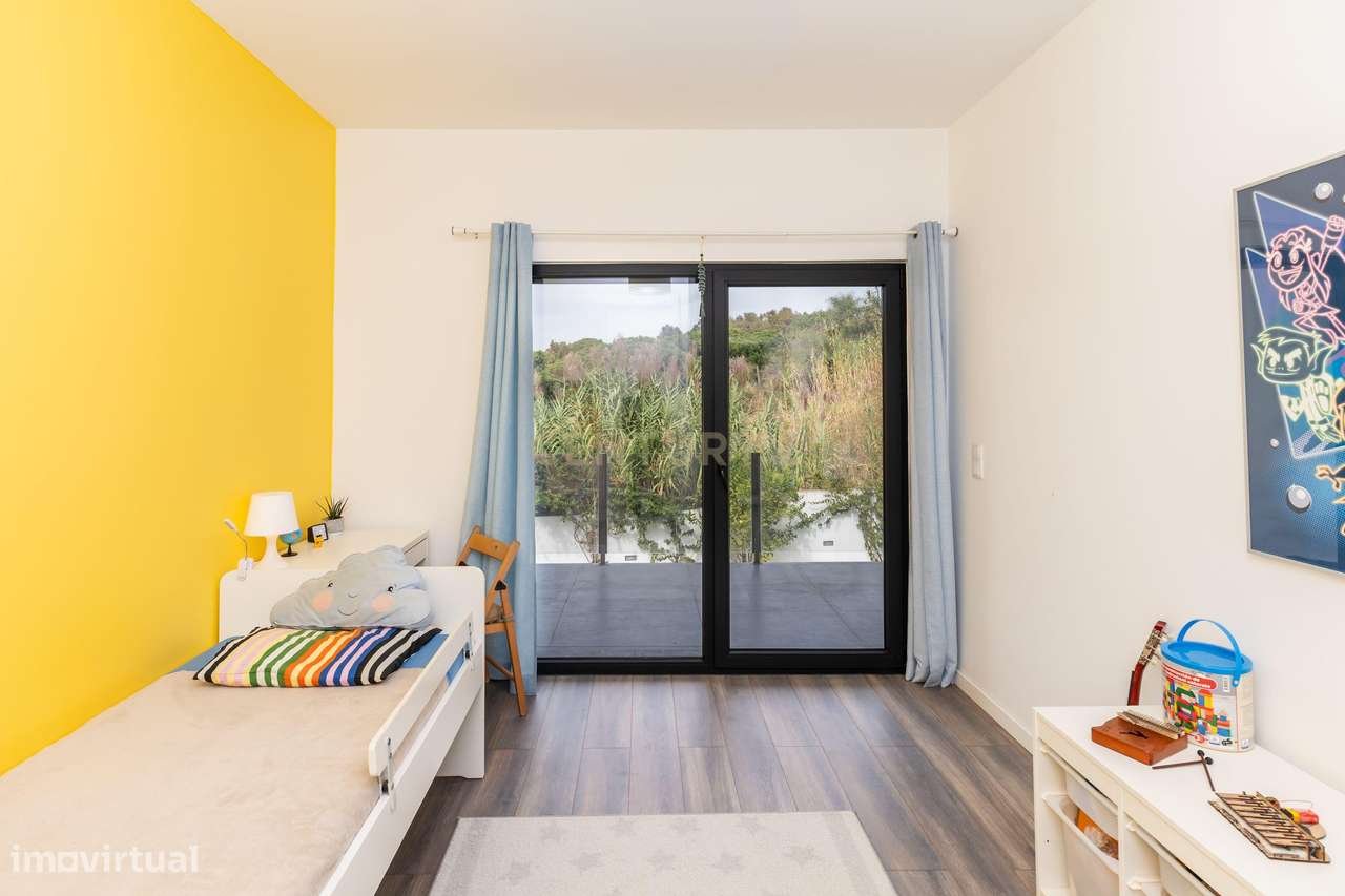 Moradia Isolada T4 de Prestígio – Bairro de São João, Sobreda-42