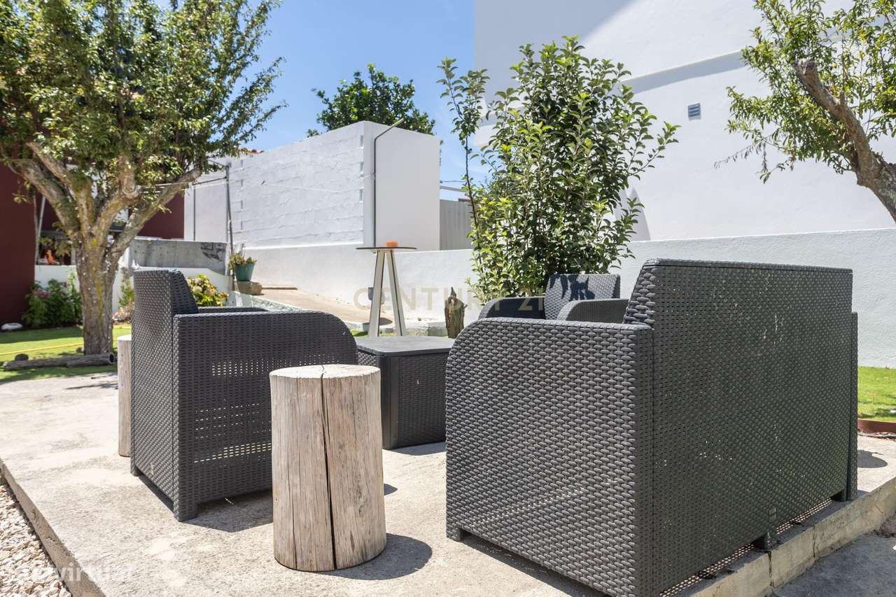 Moradia T2 Renovada com Quintal e Jardim – O Refúgio Ideal para Viver-36