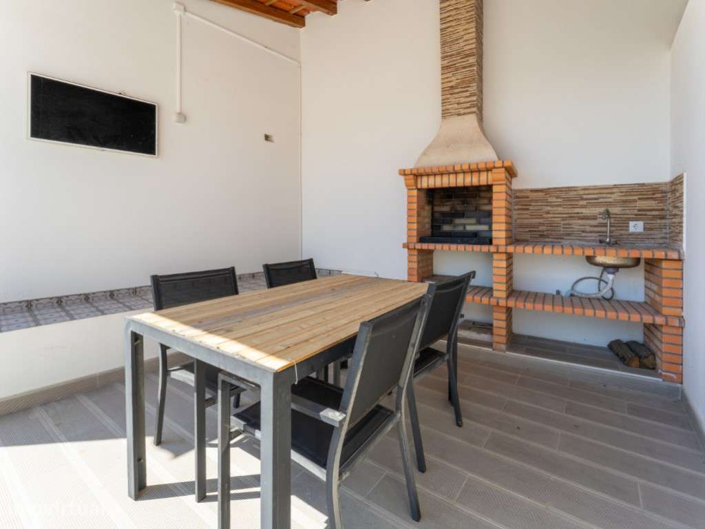 Moradia T3 com Terraço e Churrasqueira no Nadadouro-14
