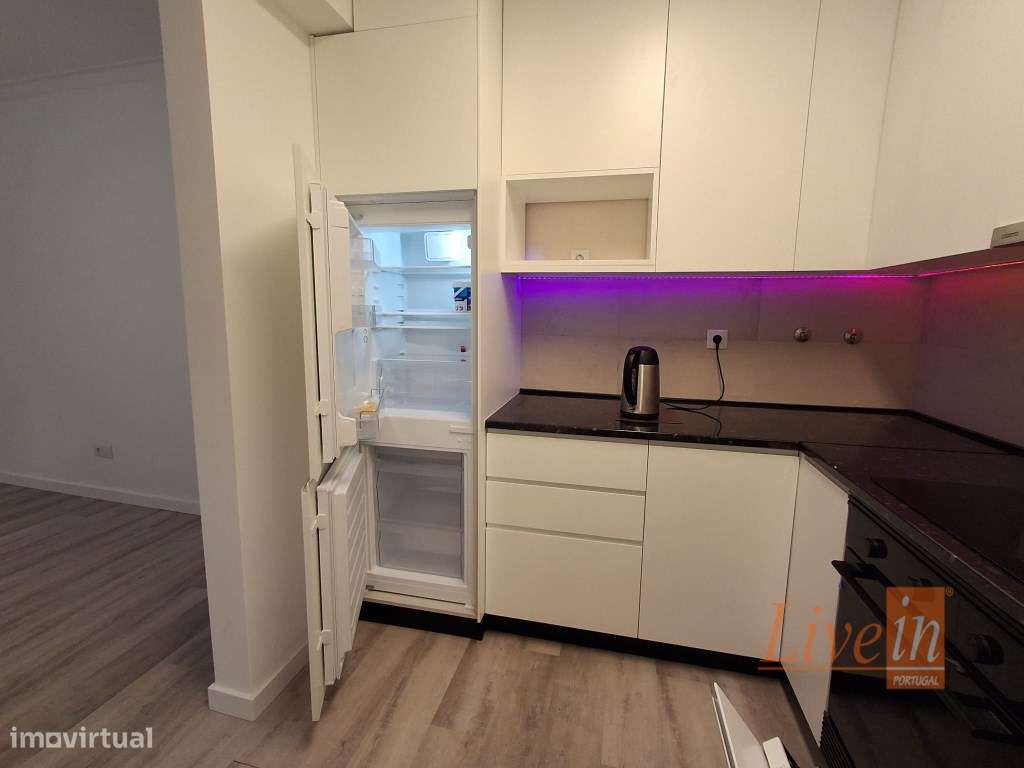 Apartamento T2 Totalmente Remodelado em Monte Abraão Em Frente à Es... - Grande imagem: 3/32