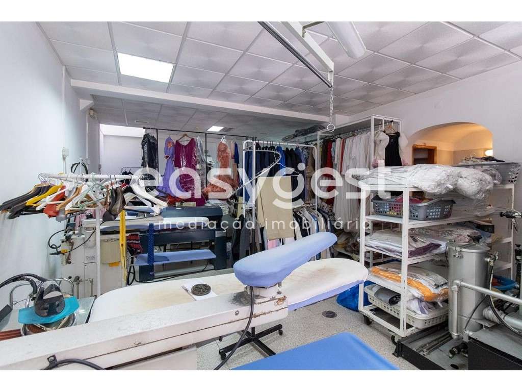Loja-Lavandaria totalmente equipada em Vila Real de Santo António - Grande imagem: 3/13