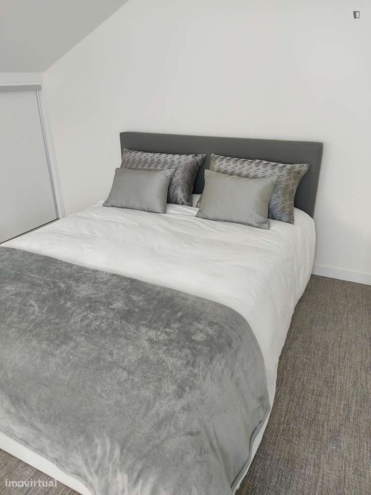 Quarto - localizado em Paranhos Porto - Grande imagem: 5/10