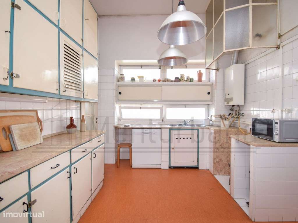 MORADIA INDEPENDENTE NO ESTORIL COM VISTA MAR-33