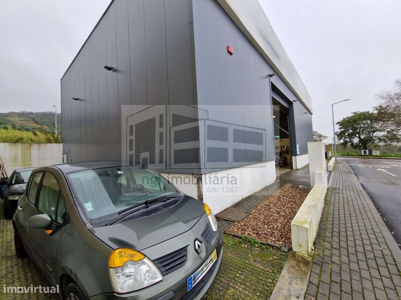 Armazém Zona Industrial de Frielas - Loures-11