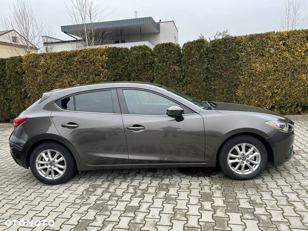 Mazda 3 - 4