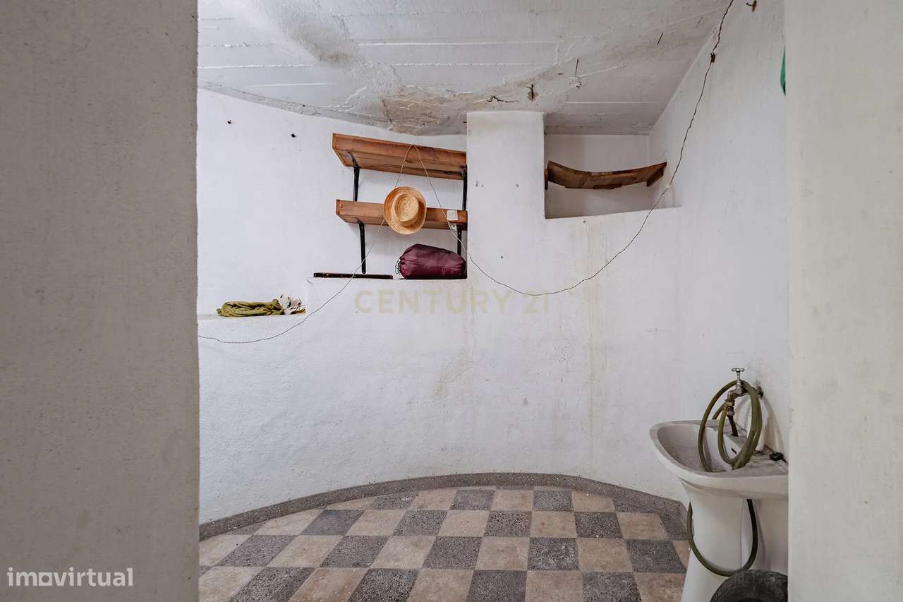 Garagem em Laranjeiro, Almada - Oportunidade Única-7