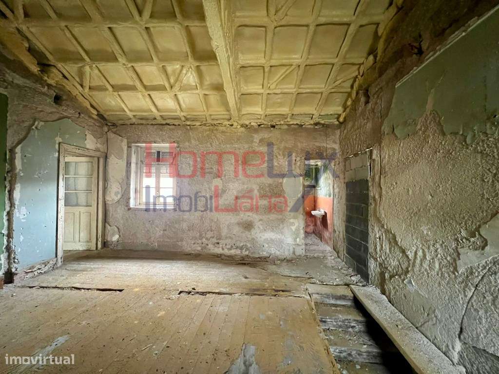 Terreno com Ruinas em Águas Santas-20