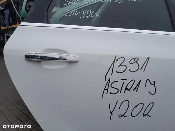 OPEL ASTRA J DRZWI PRAWE TYLNE PRAWY TYŁ KOMBI KOLOR: Y40R - 2