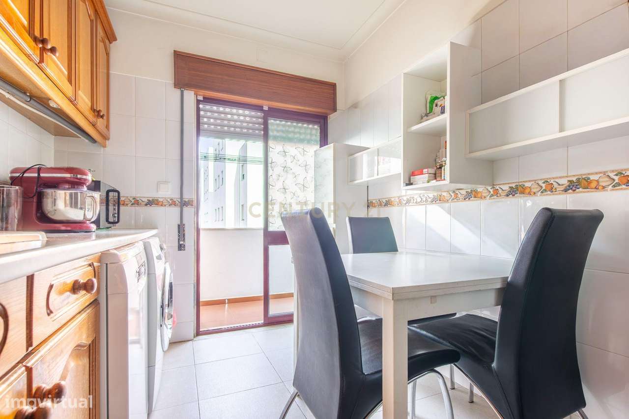 Apartamento T2 na Quinta do Conde-10