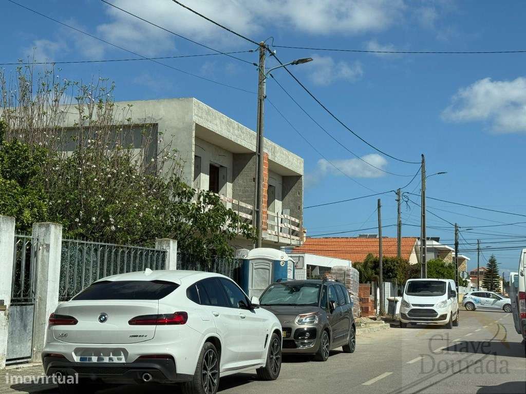 Moradia T4 com piscina - Fernão Ferro-3