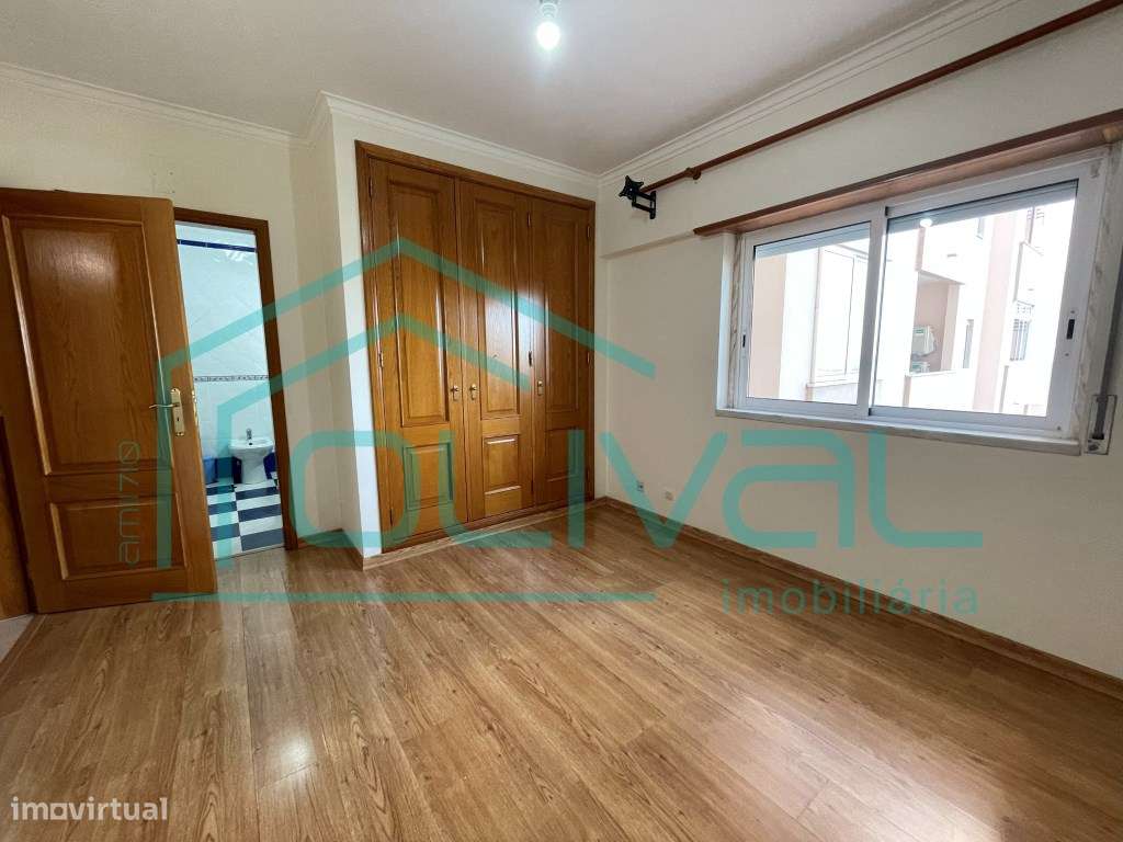 Apartamento T3 com parqueamento e arrecadação na 2ª Fase da Qta. Pi...-21