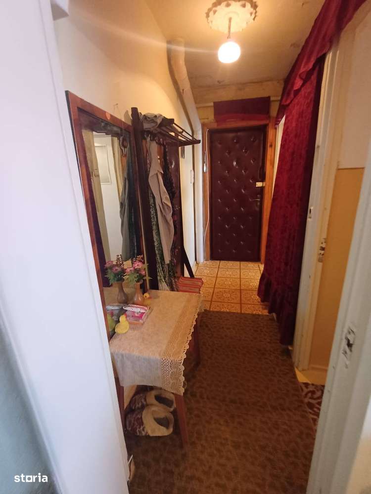 De vanzare 2 camere in zona Roman Voda, curat, spatios 29.900euro-3