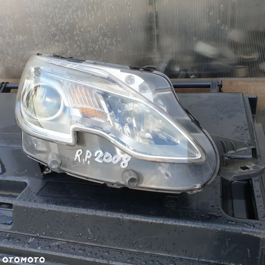 PEUGEOT 2008 LAMPA PRAWA PRZOD  9677810080 13R - 1