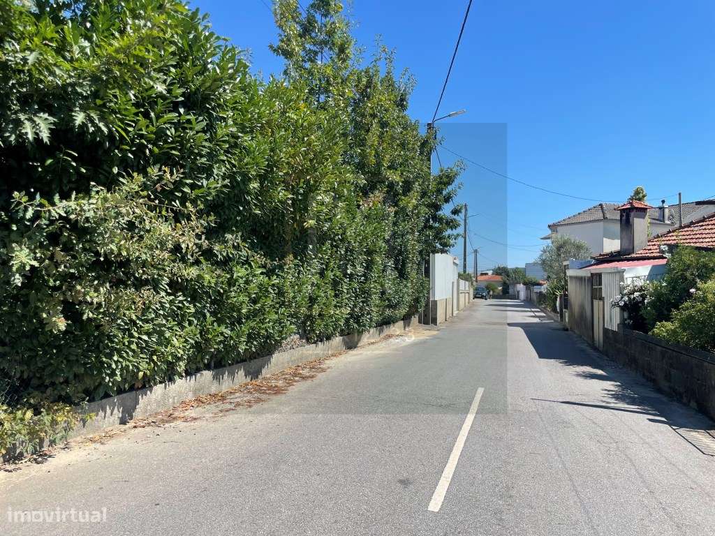 APT T2 | 2 VARANDAS | 2 LUGARES DE GARAGEM | PAÇOS DE FERREIRA-10