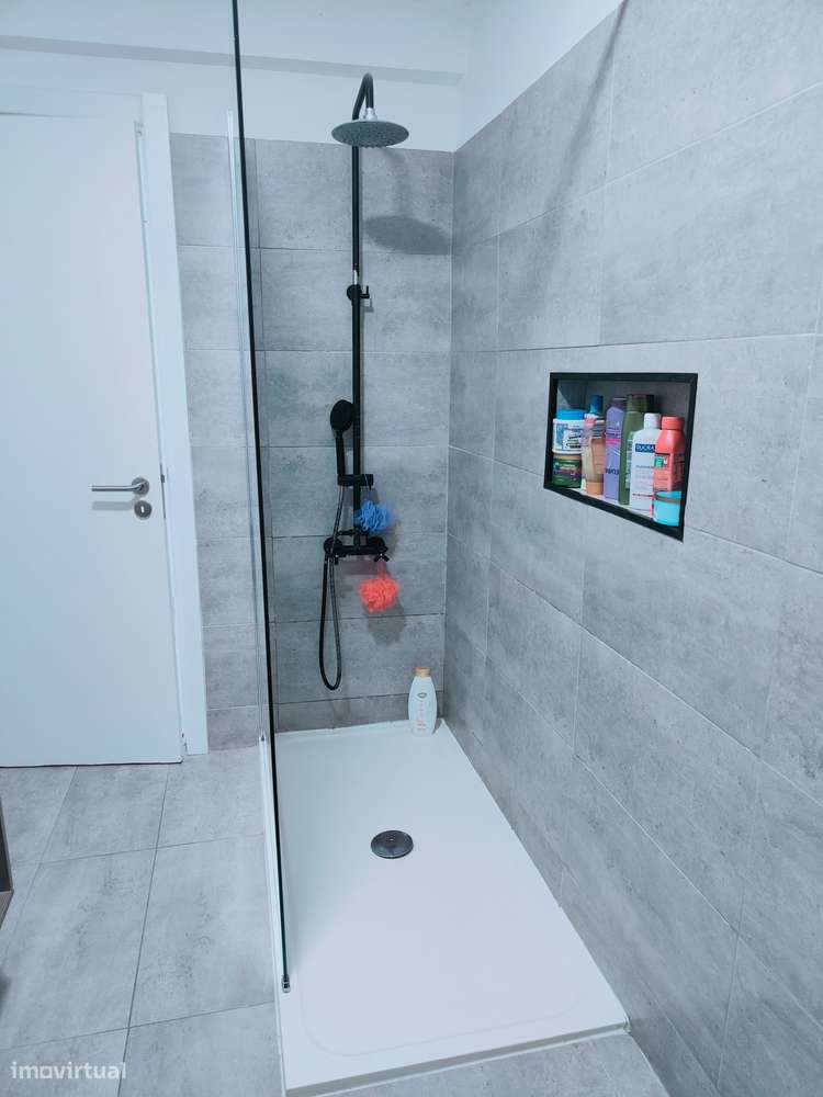 T3 com 2 casas de banho e boas acessibilidades-8