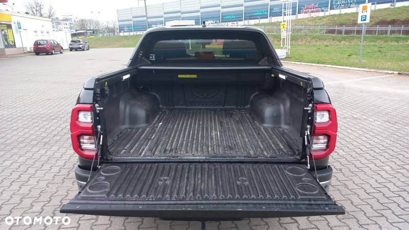 Toyota Hilux 2.8 D-4D Double Cab Invincible Sport 4x4 - 13