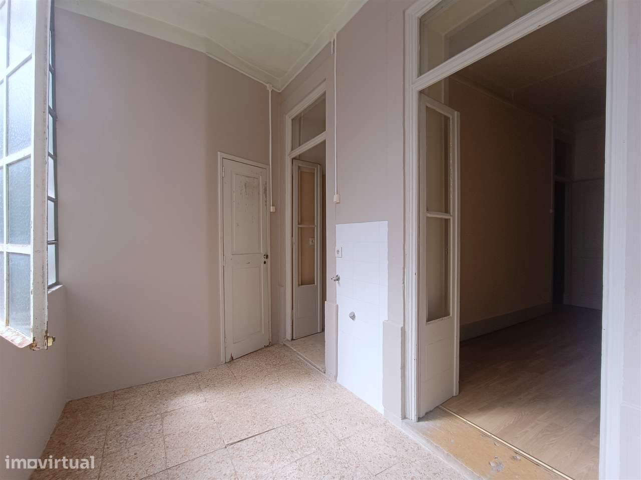 Apartamento T3 usado Arroios Lisboa-18