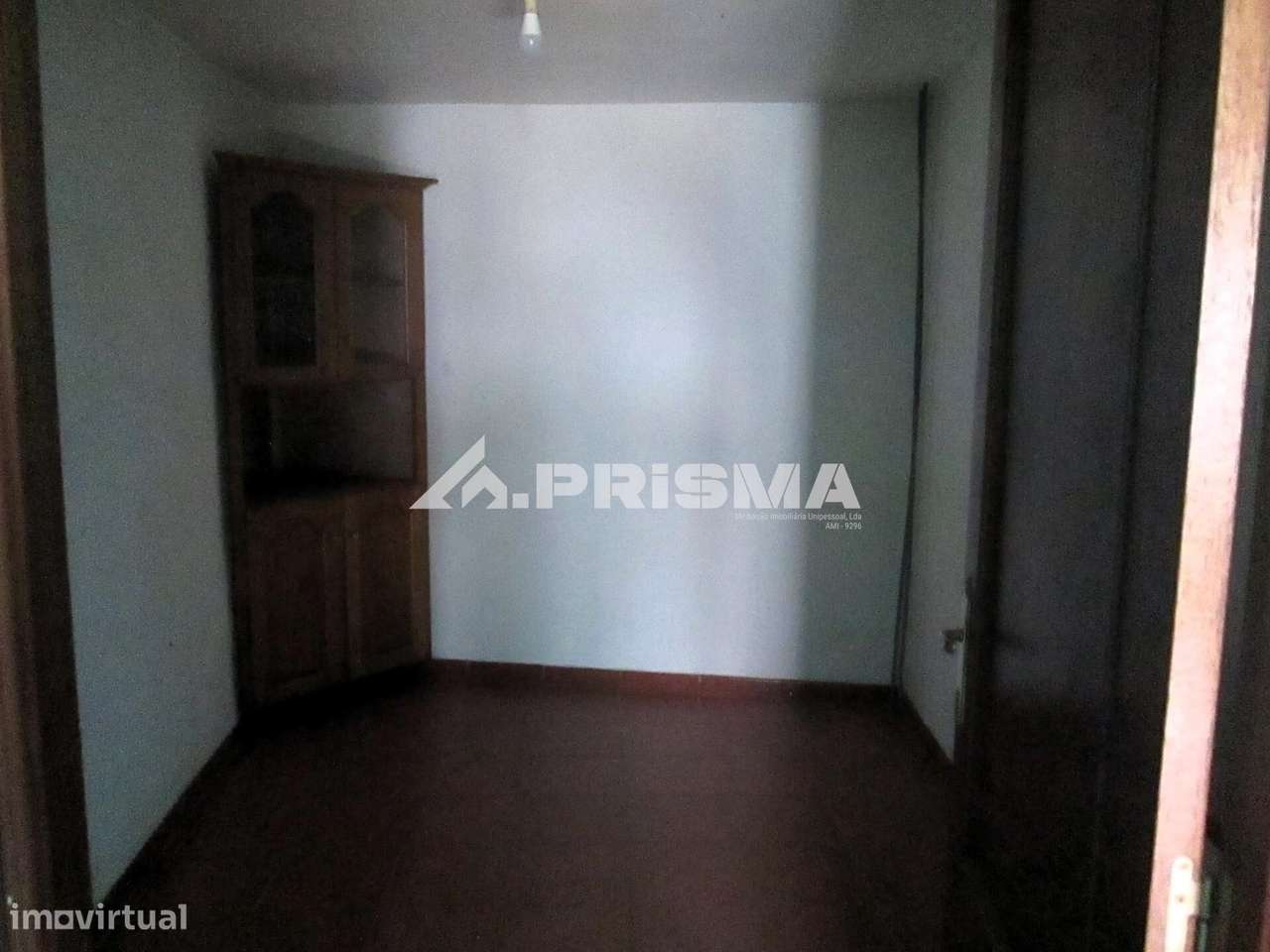 Moradia T2 para venda em Monfortinho-16
