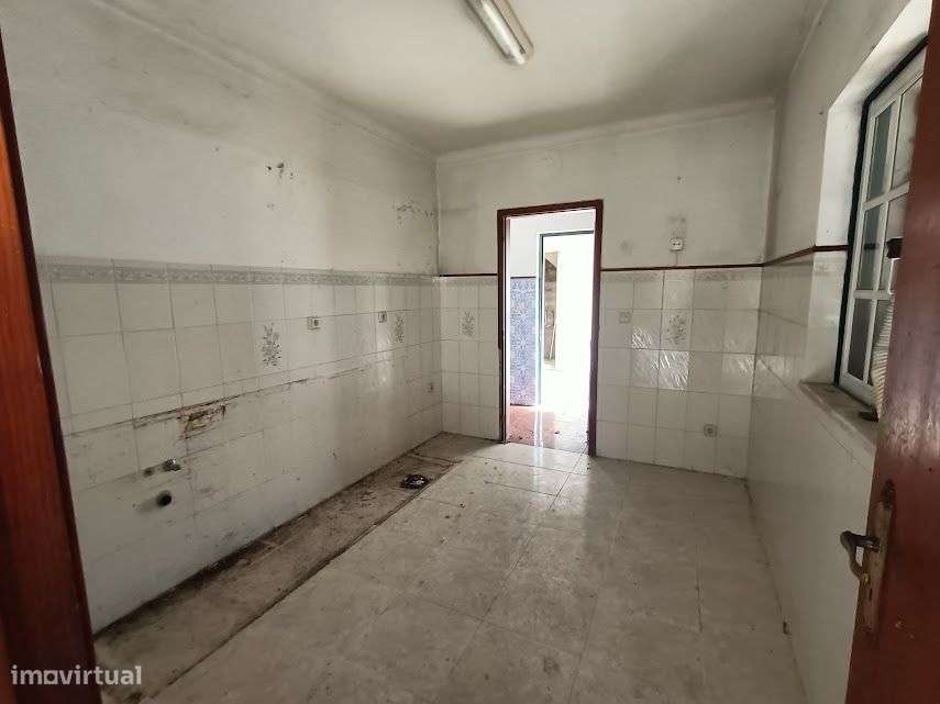 Moradia T2 Geminada com 2 Casas de Banho-11