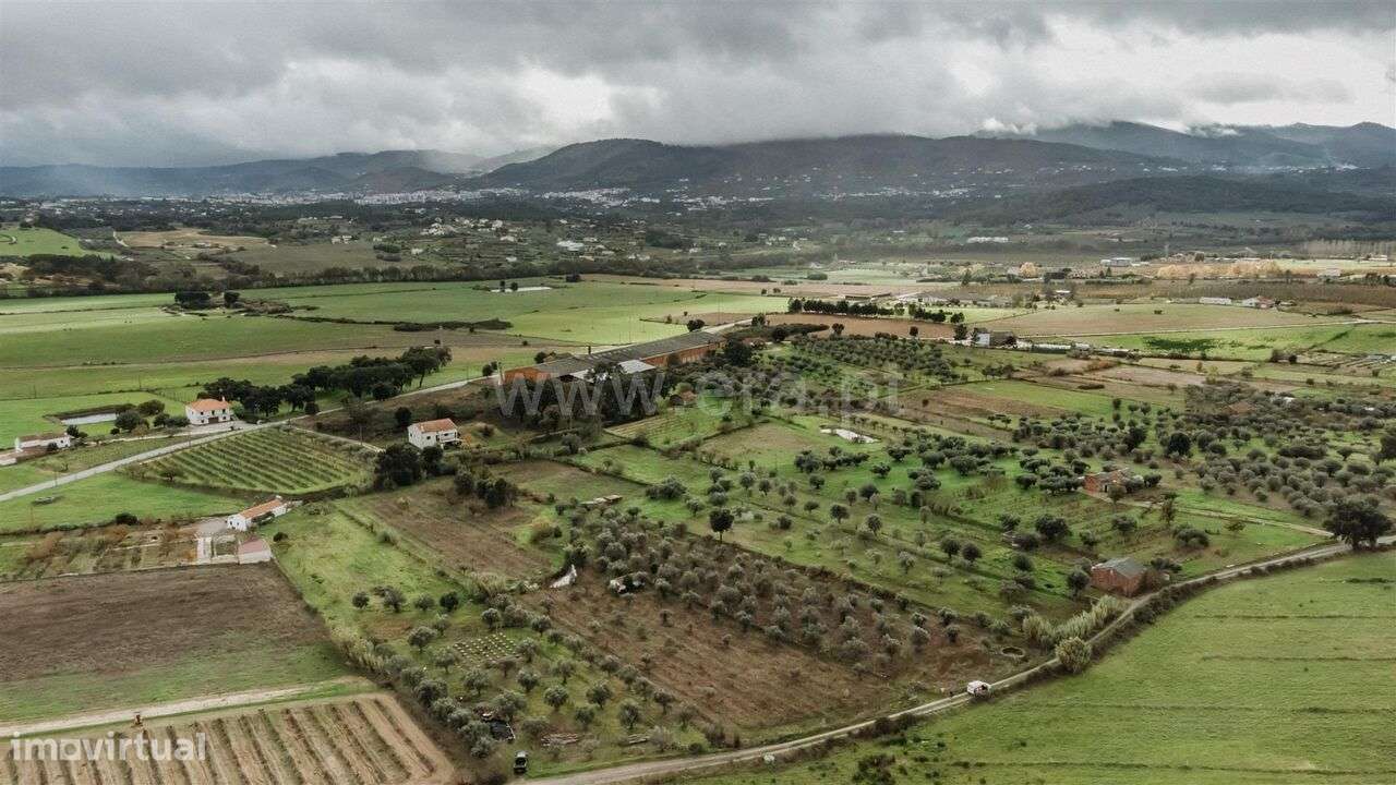 Terreno Rústico / Fundão, Telhado - Grande imagem: 2/2
