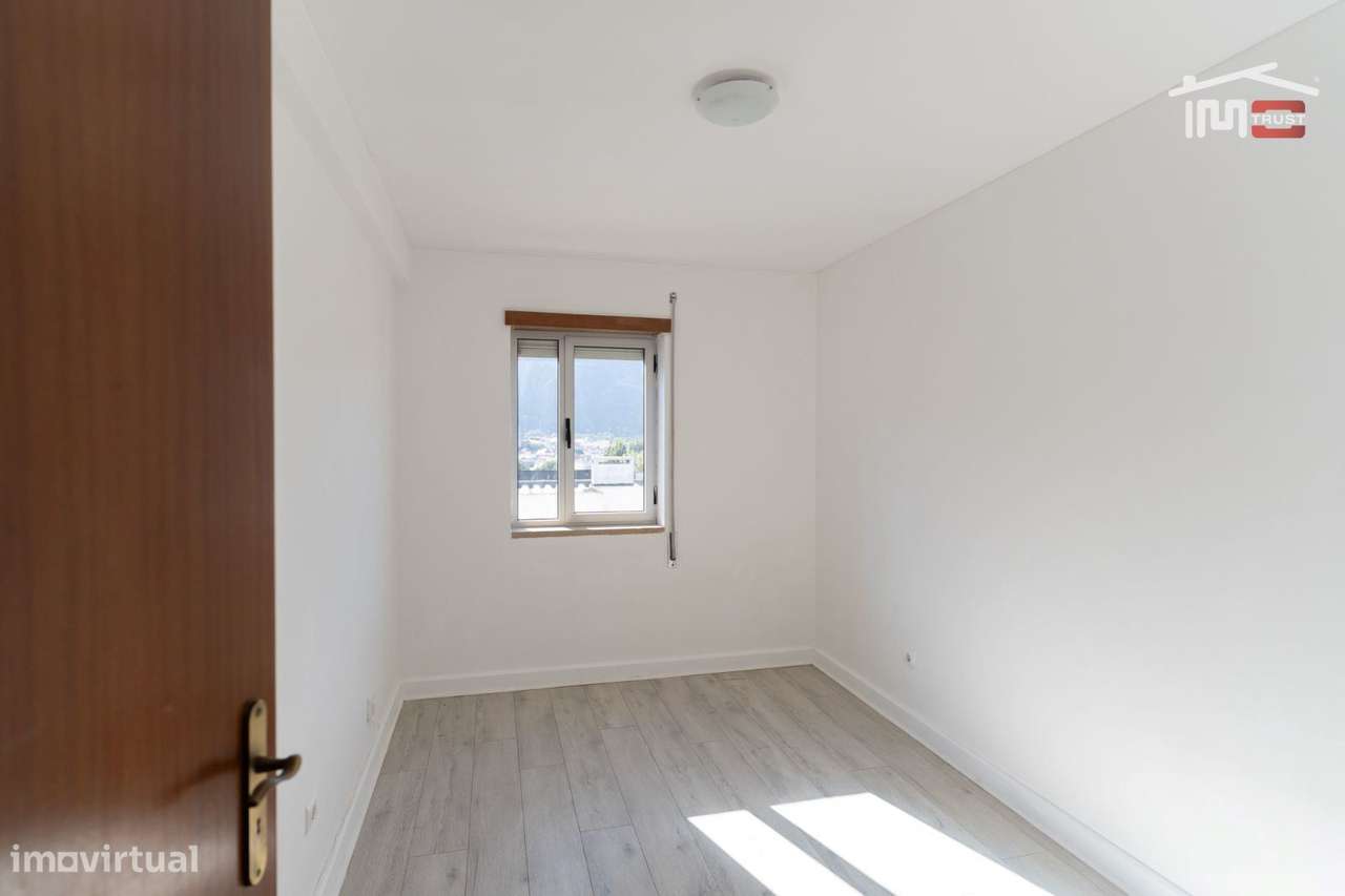 T3 Em Minde, Remodelado muito soalheiro e sossegad-6