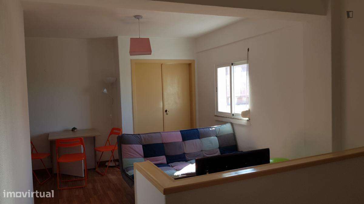 Quarto - localizado em Chelas Lisbon - Grande imagem: 4/12