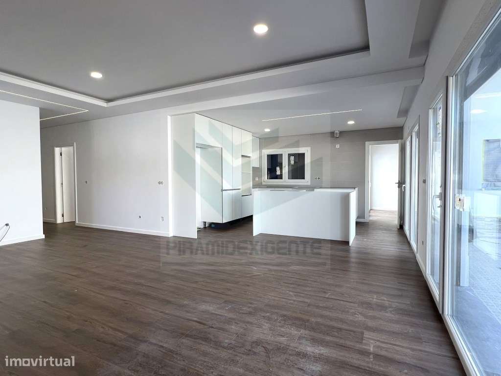 Moradia Isolada NOVA! Fernão Ferro, 2 Suítes, Luminosidade! - Grande imagem: 2/19