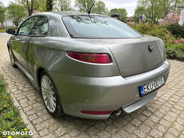 Alfa Romeo GT 2.0JTS Distinctive - 18