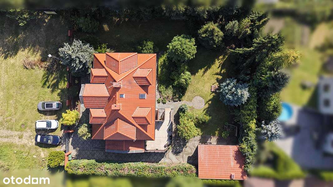 Komfortowy dom jednorodzinny, wieloletni ogród, garaże,-12