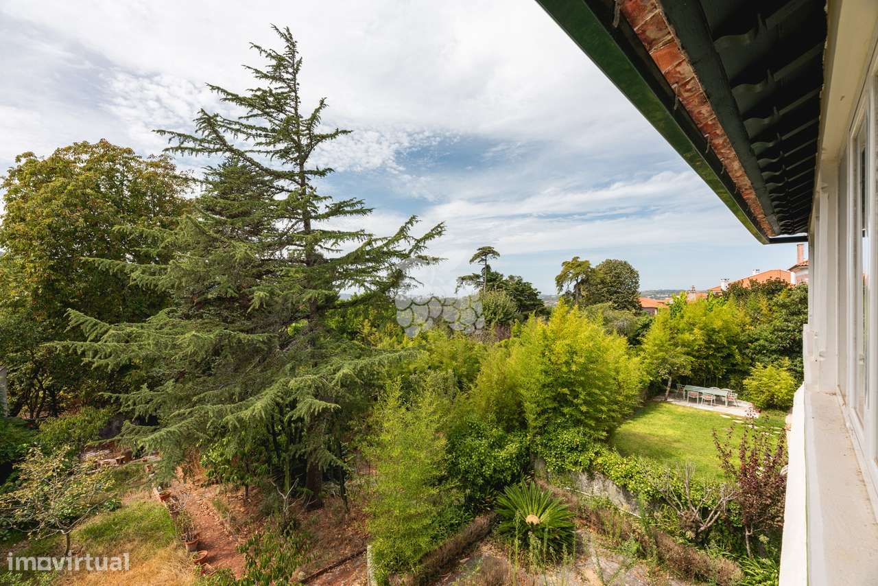 Moradia histórica T6  em Sintra com jardim, piscina e garagem-51