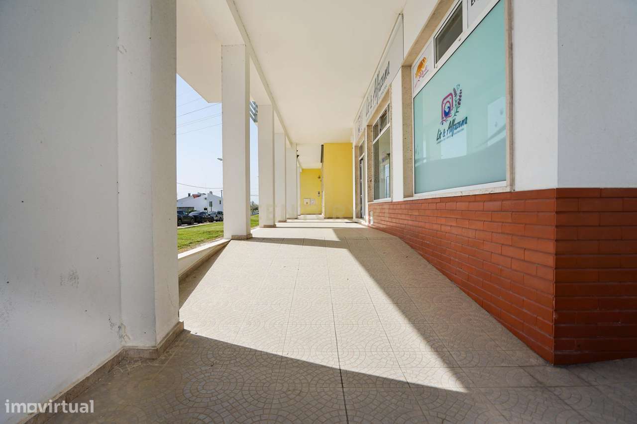 Apartamento T3 Excelentes áreas-38