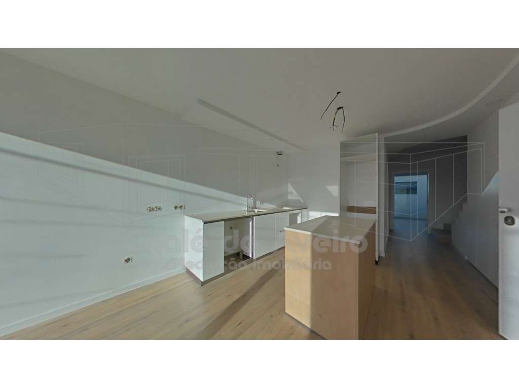 Apartamento T2 Duplex com garagem para 2 carros e terraço-0