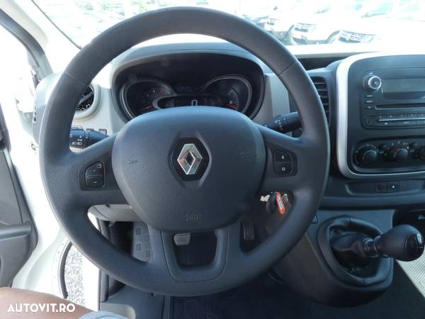 Renault Trafic - 18