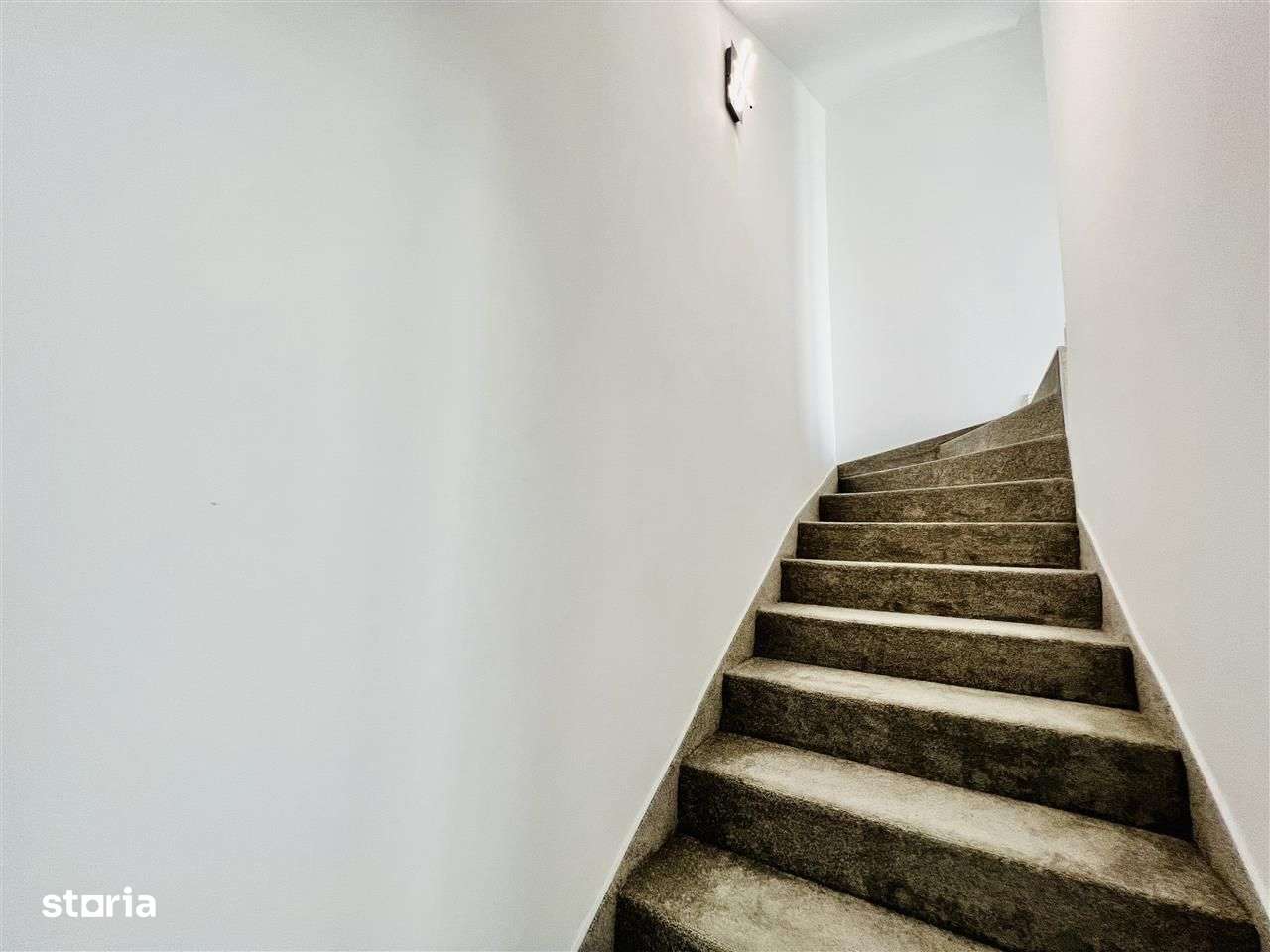 Casa 4 camere P+1+M cu vedere la munți, mobilată complet – Cristian-3