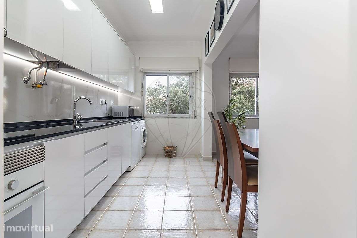 T2 Semi-Remodelado na Torre da Marinha-22