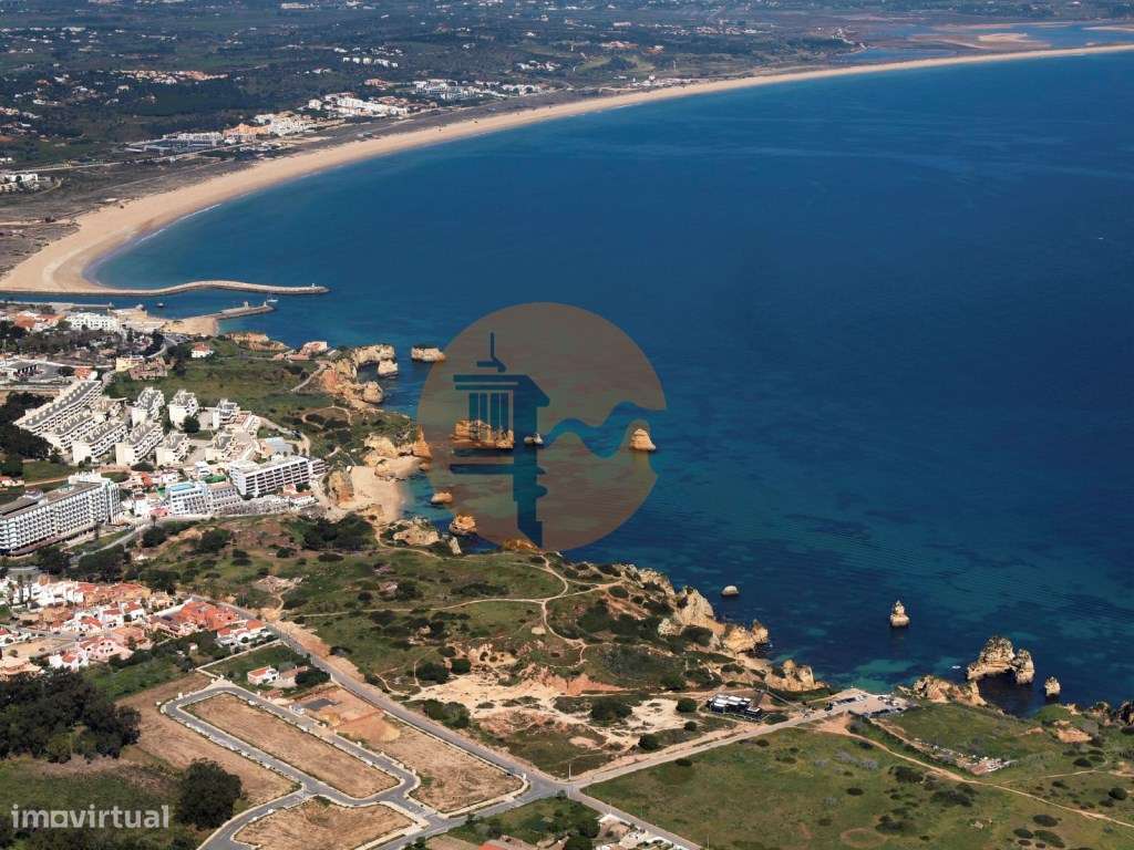 Terreno de 16085m2 com ruinas de 300m2 e 110m2 junto à Fabulosa Pra... - Grande imagem: 3/18