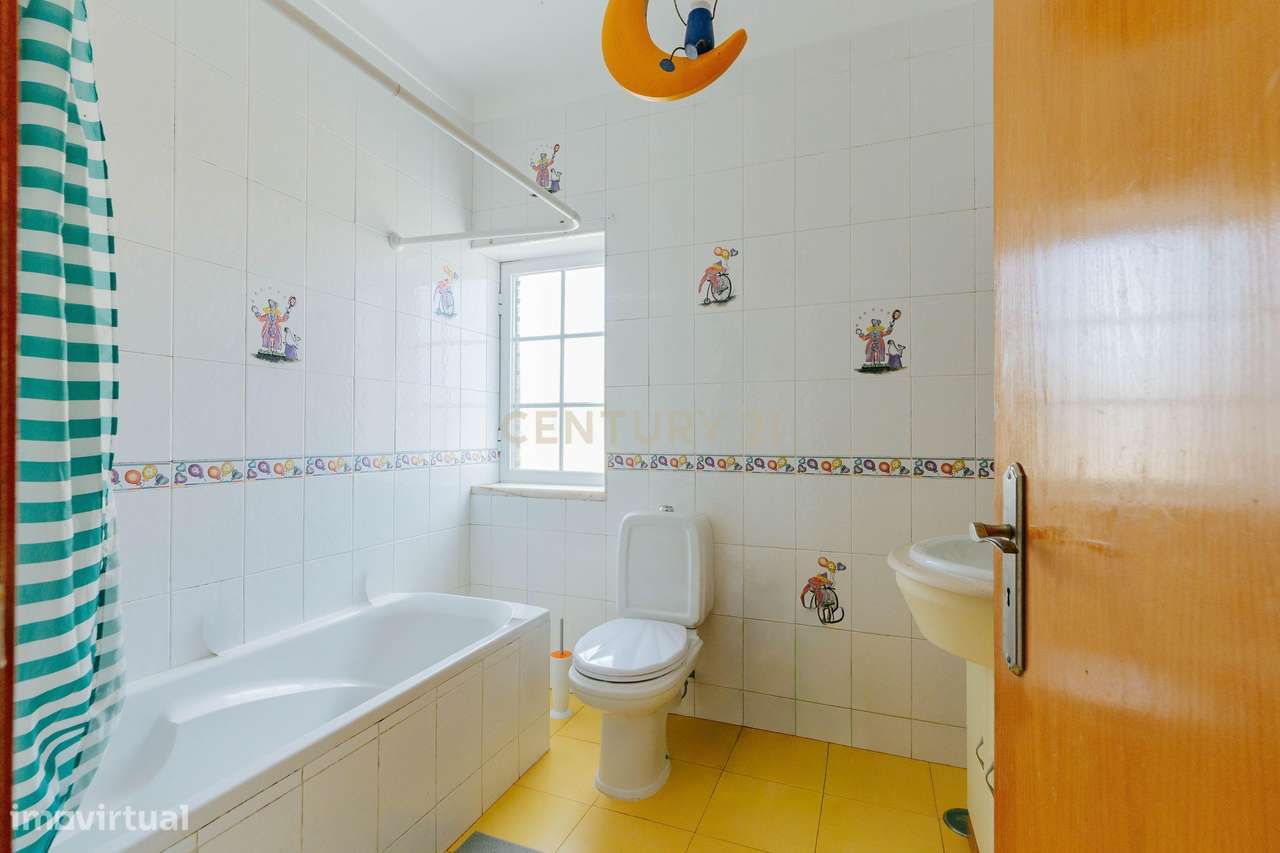 Moradia Isolada T4 Sarilhos Grande, Montijo-20