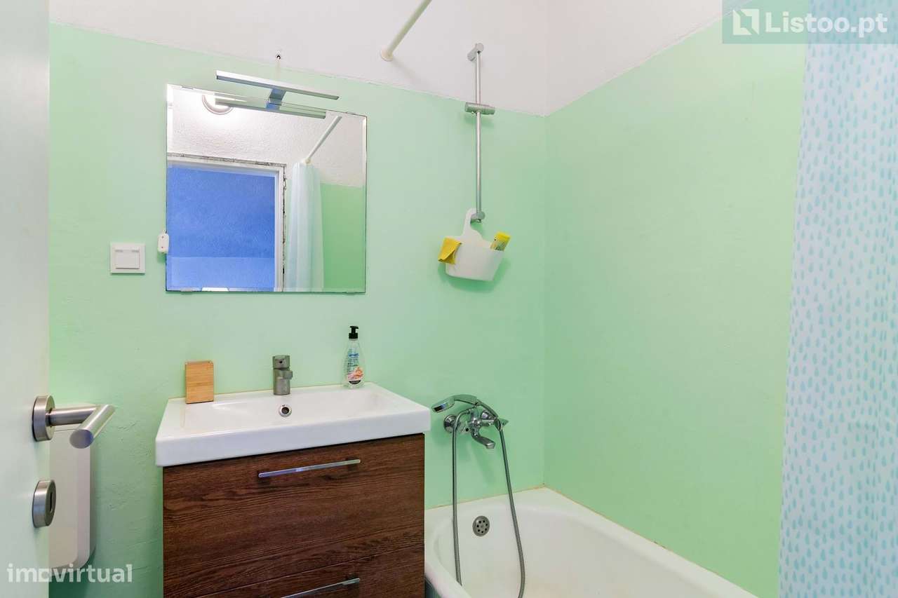Apartamento T2+T1 com vista mar, no Monte Estoril-24