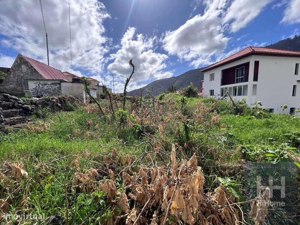 Terreno para construção em Machico junto do campo de Futebol - Grande imagem: 2/7