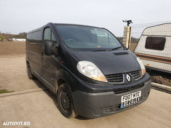 Dezmembrez Renault Trafic 2.0dci - 1