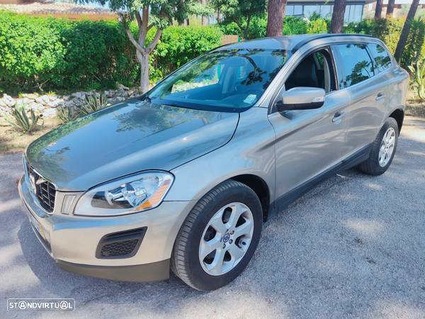 Volvo XC 60 2.0 D3 Momentum Geartronic - 2