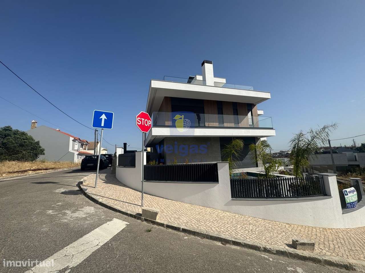 Moradia T4 C/ Piscina -  Bairro Primavera-5