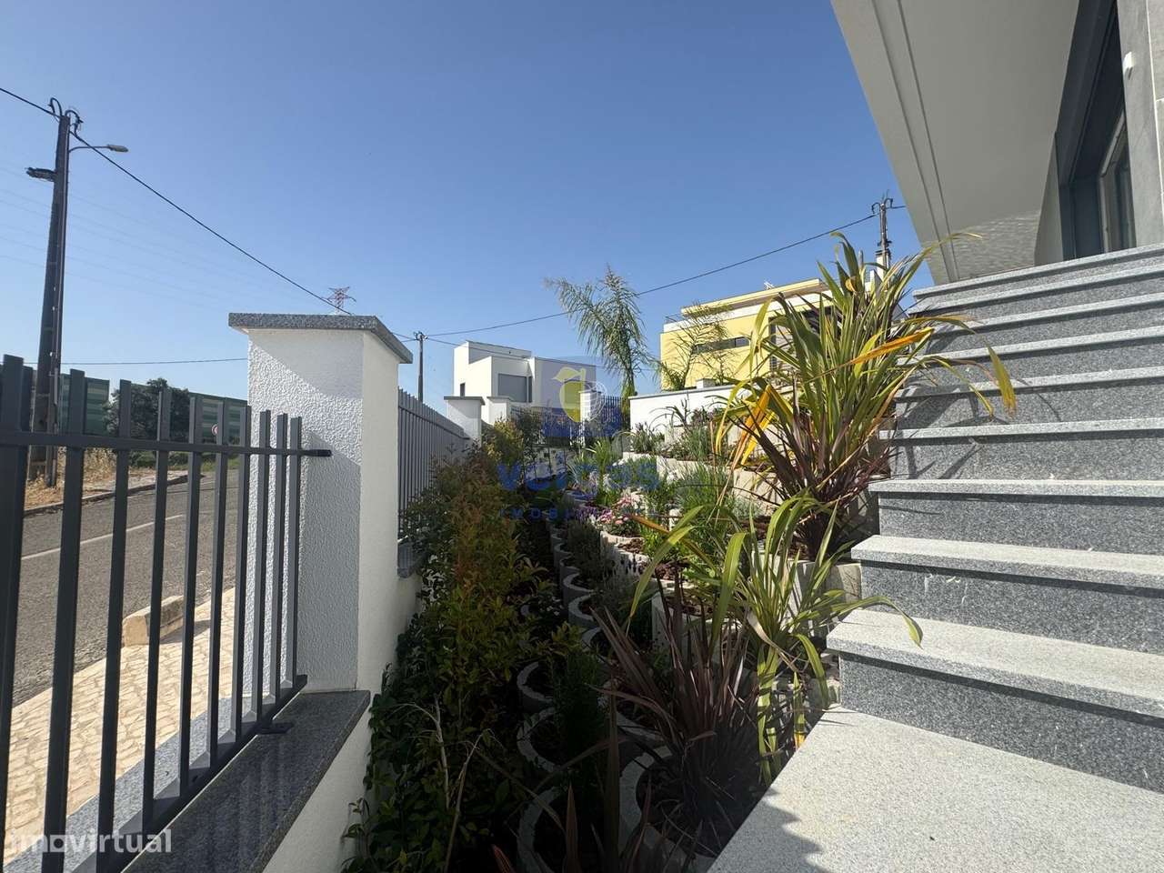Moradia T4 C/ Piscina -  Bairro Primavera-18