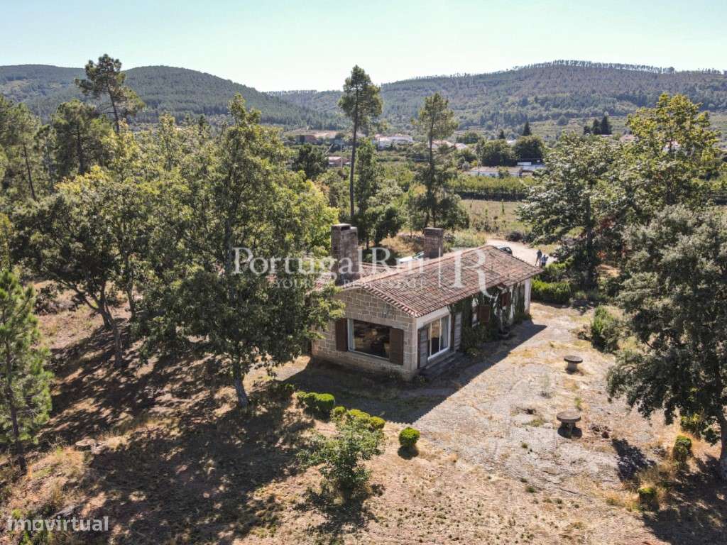 Quinta de 4 ha com 3 casas e cerejeiras no Fundão, ideal para turismo-42