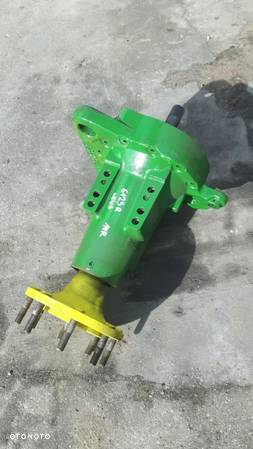 Zwolnica lewa JOHN DEERE 6125R AL215243 107kW 14R - 1